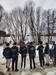 Des jeunes sportifs soucieux de la nature